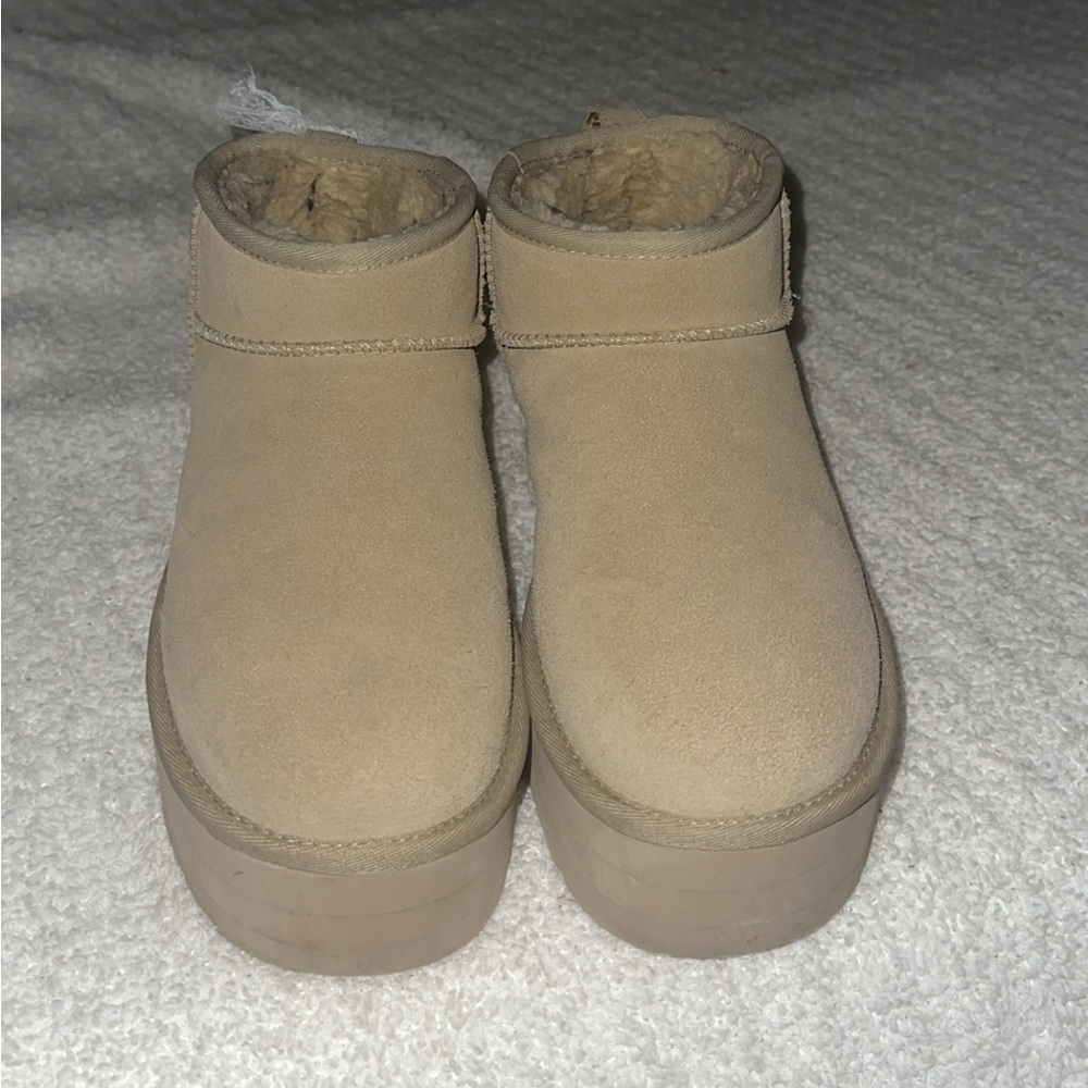 ugg ultra mini platform in mustard seed - Picture 4 of 5